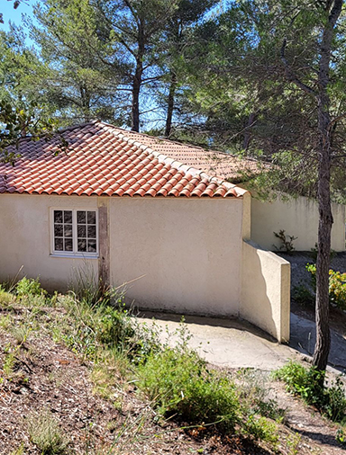 Le gîte de groupe du camping le Cézanne Montagne Sainte-Victoire à Puyloubier